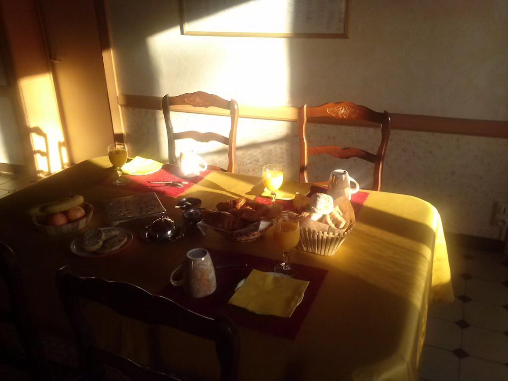 L'Orme-Vial Bed and Breakfast Saint-Galmier Εξωτερικό φωτογραφία